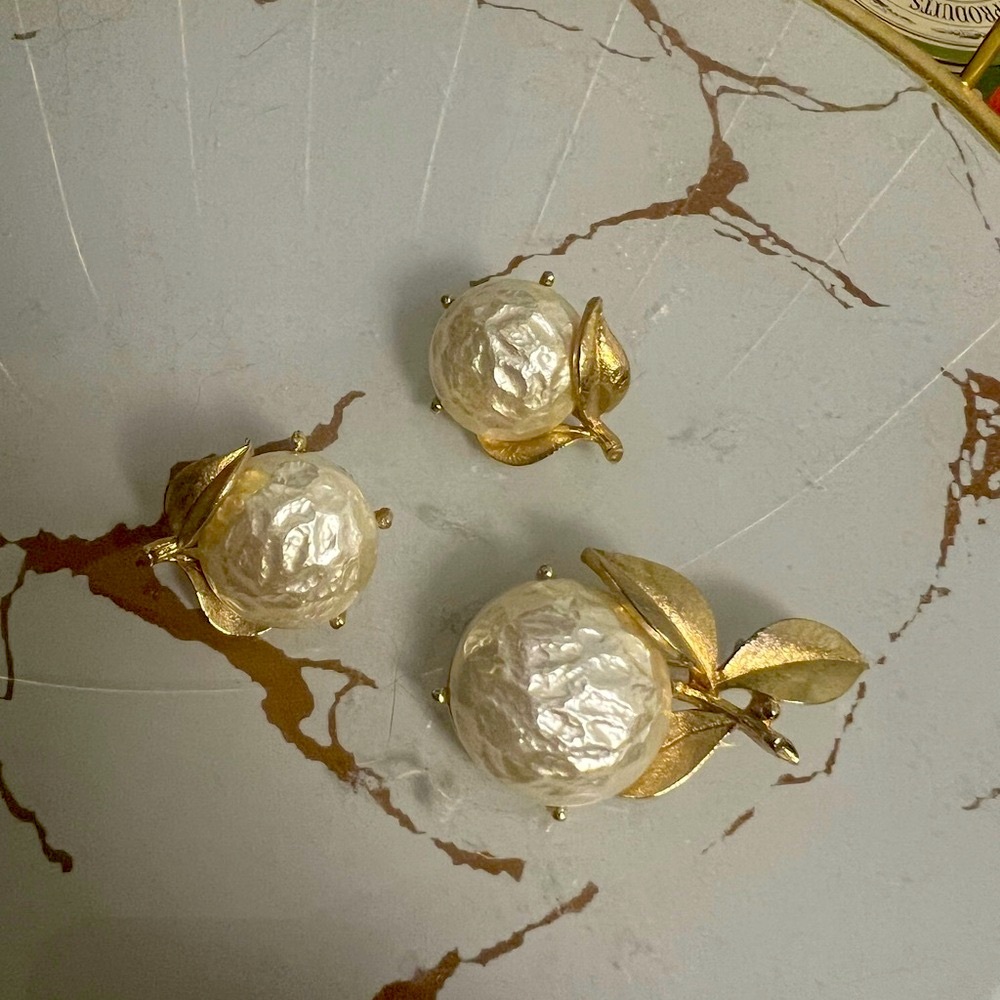 Sarah conventry vintage Elegant Gold and Pearl Leaf Earrings & Brooch